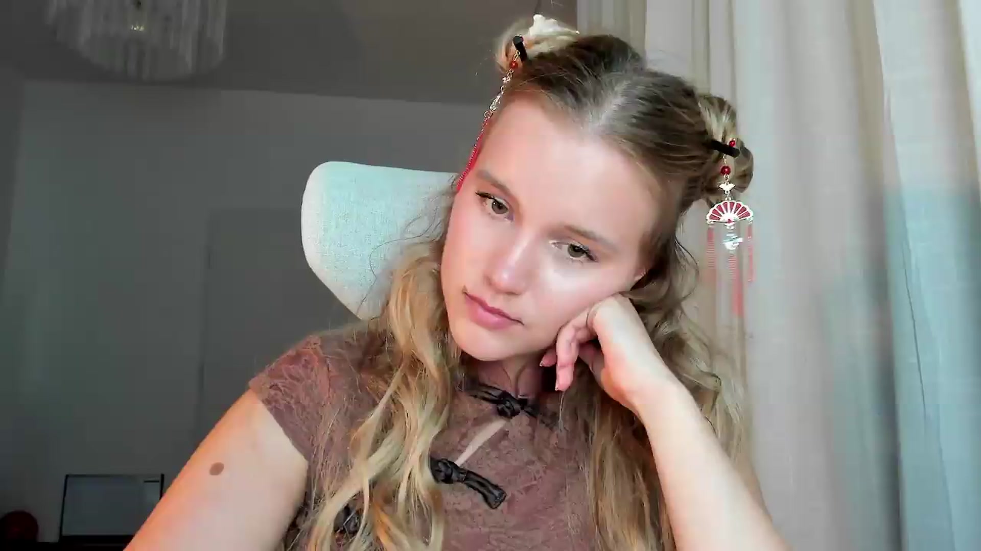 Gallery image thumbnail from Lia_lisia's myfreecams stream on, 06/22/2026, 20:11 image 9 of 20