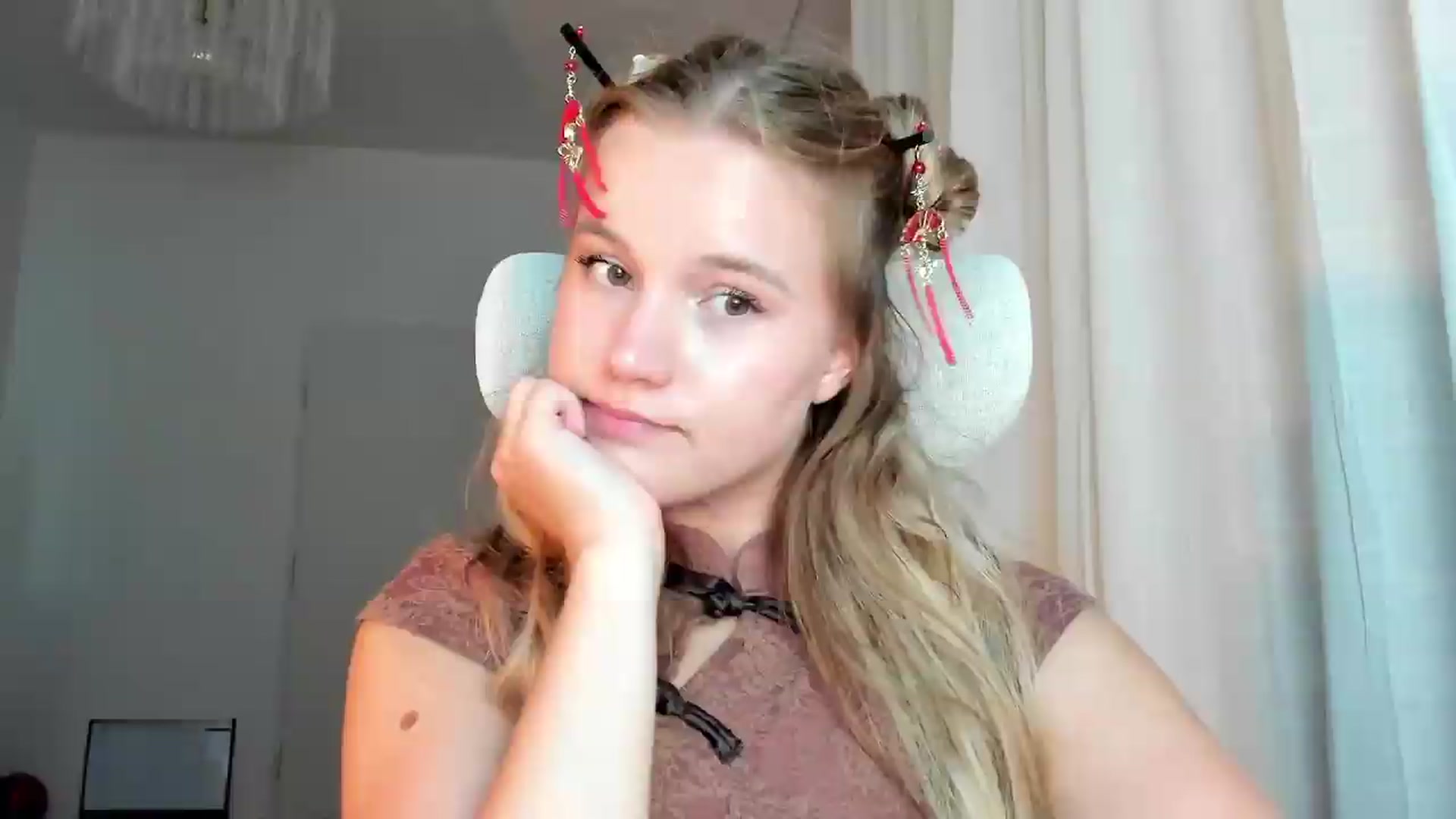 Gallery image thumbnail from Lia_lisia's myfreecams stream on, 06/22/2026, 20:11 image 1 of 20