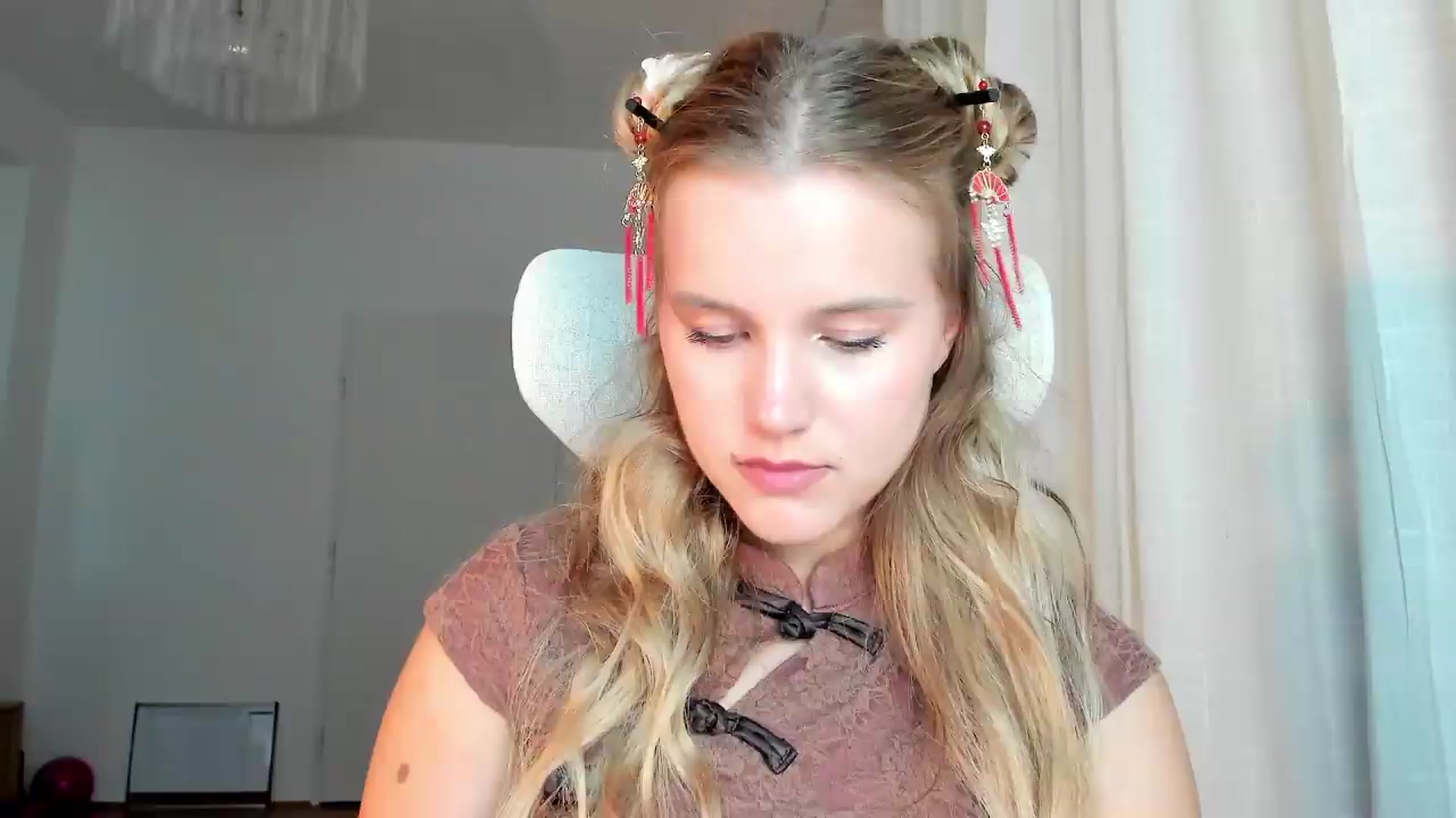 Gallery image thumbnail from Lia_lisia's myfreecams stream on, 06/22/2026, 20:11 image 15 of 20