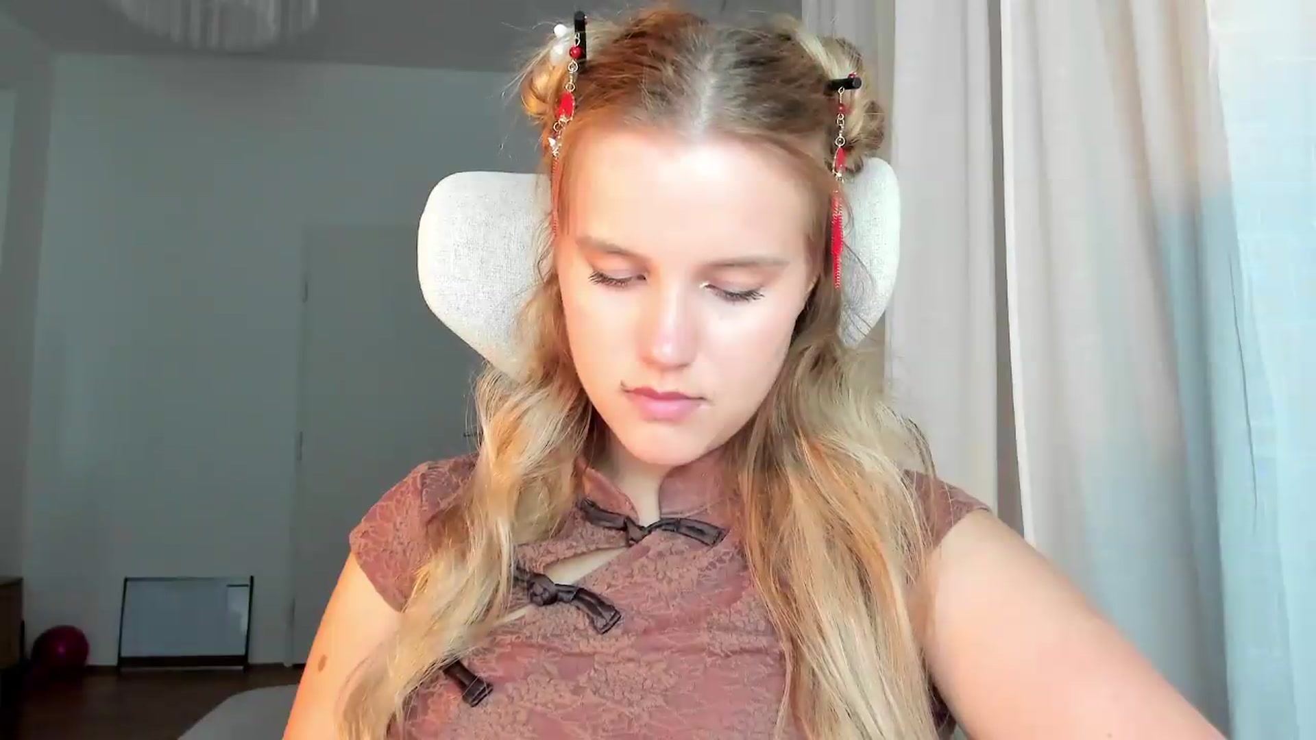 Gallery image thumbnail from Lia_lisia's myfreecams stream on, 06/22/2026, 21:26 image 13 of 20