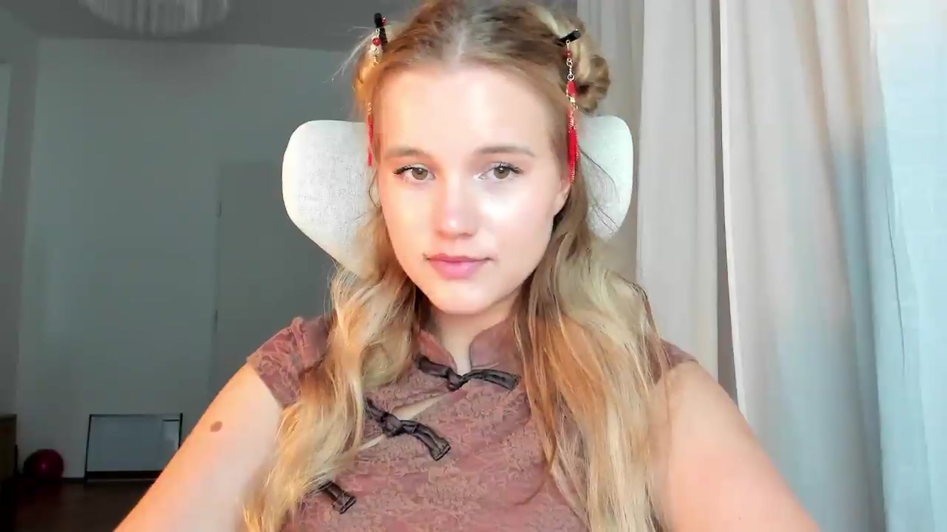Gallery image thumbnail from Lia_lisia's myfreecams stream on, 06/22/2026, 21:26 image 11 of 20