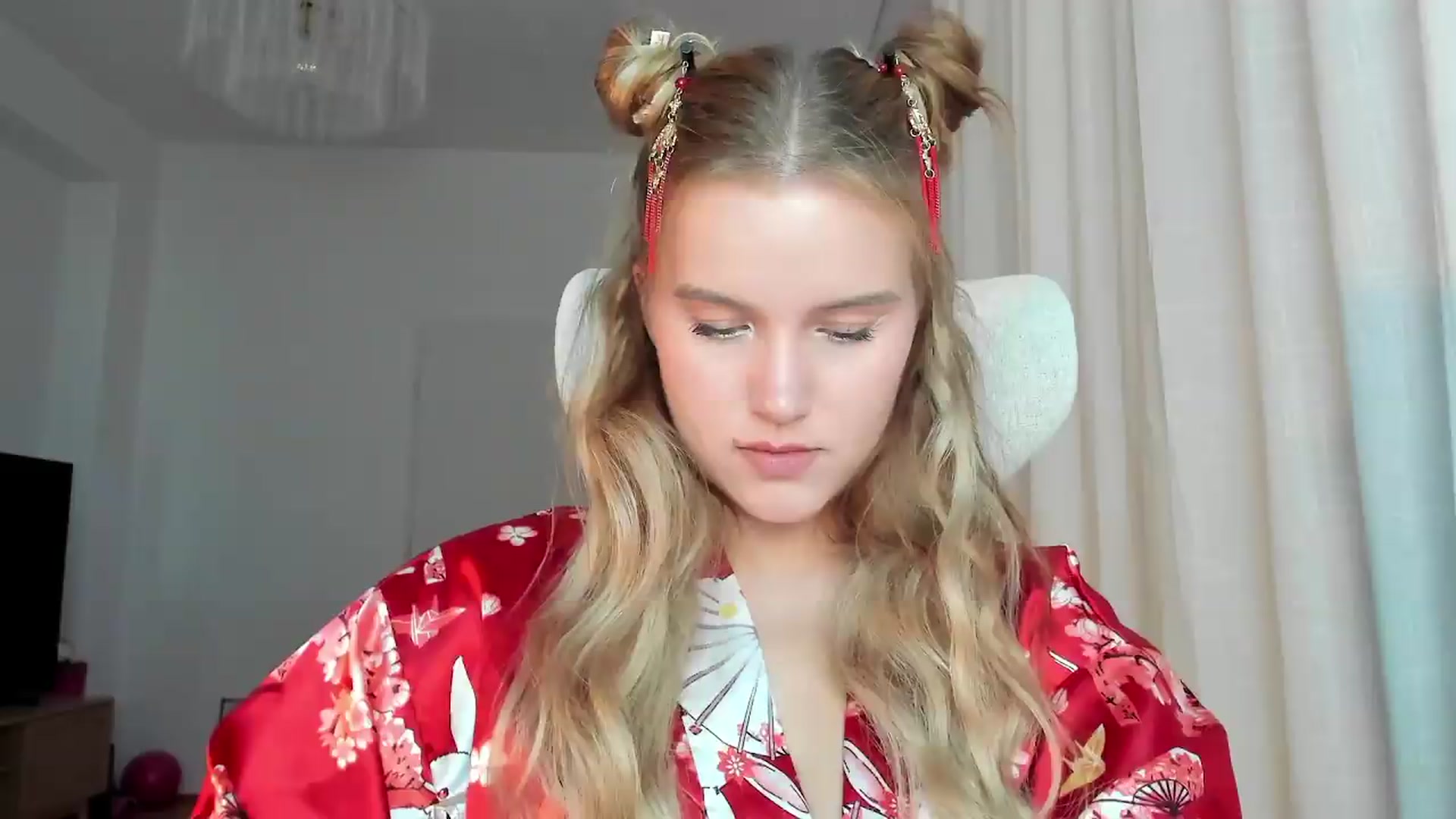 Gallery image thumbnail from Lia_lisia's myfreecams stream on, 06/26/2026, 12:24 image 5 of 20