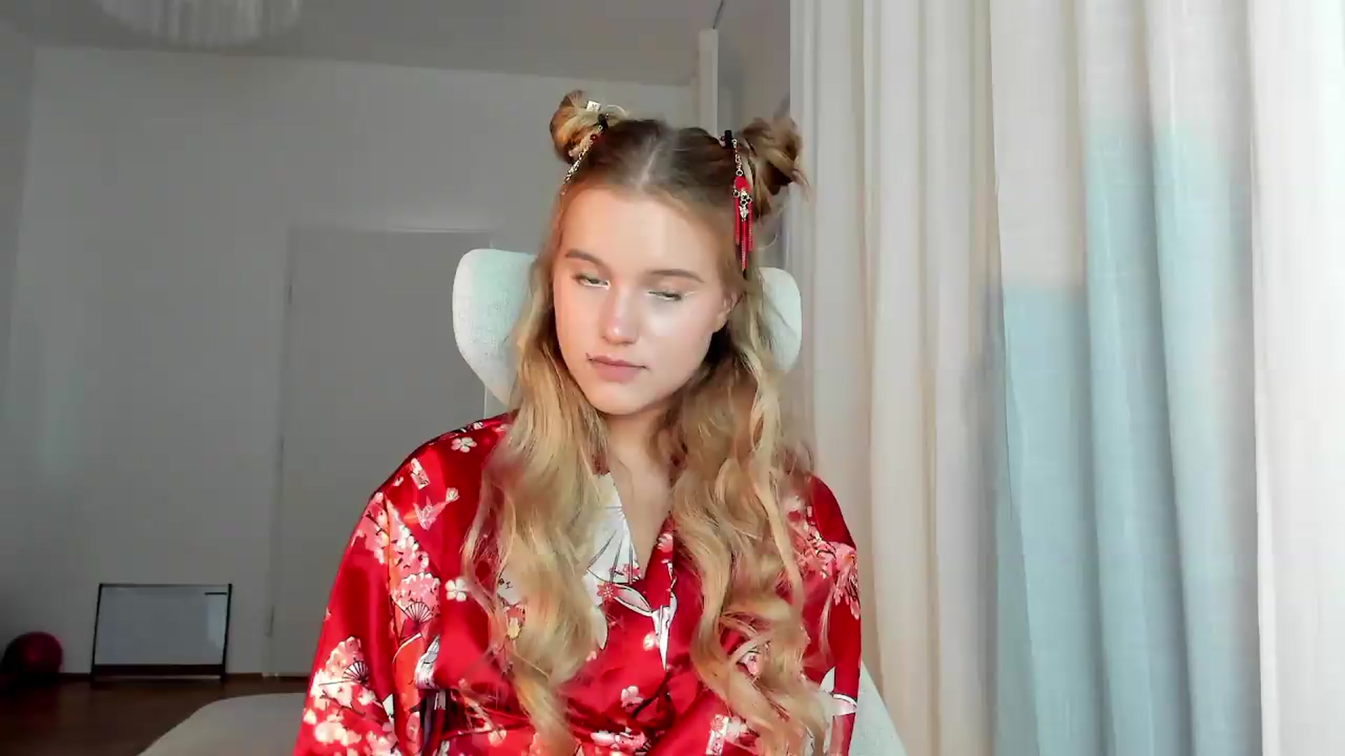 Gallery image thumbnail from Lia_lisia's myfreecams stream on, 06/26/2026, 13:30 image 19 of 20