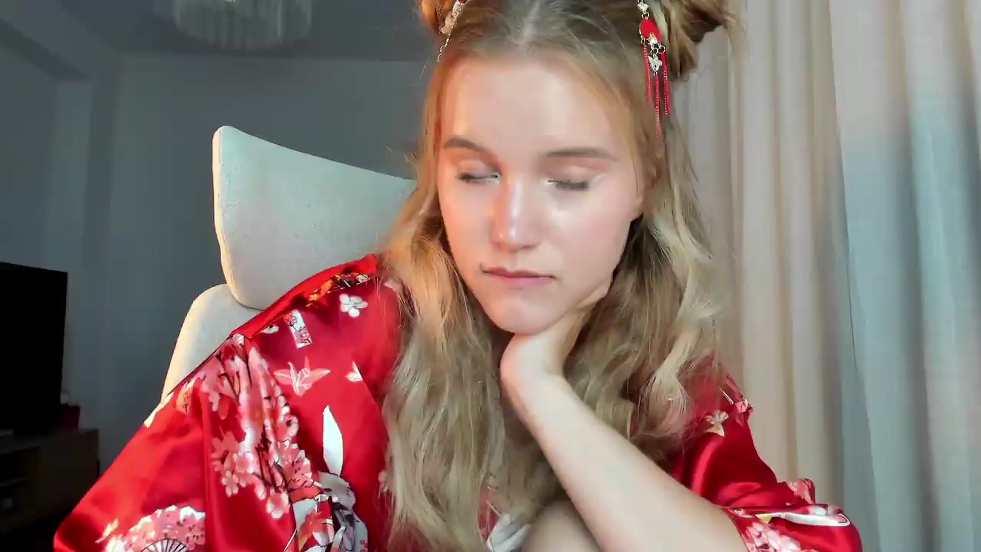 Gallery image thumbnail from Lia_lisia's myfreecams stream on, 06/26/2026, 15:27 image 17 of 20