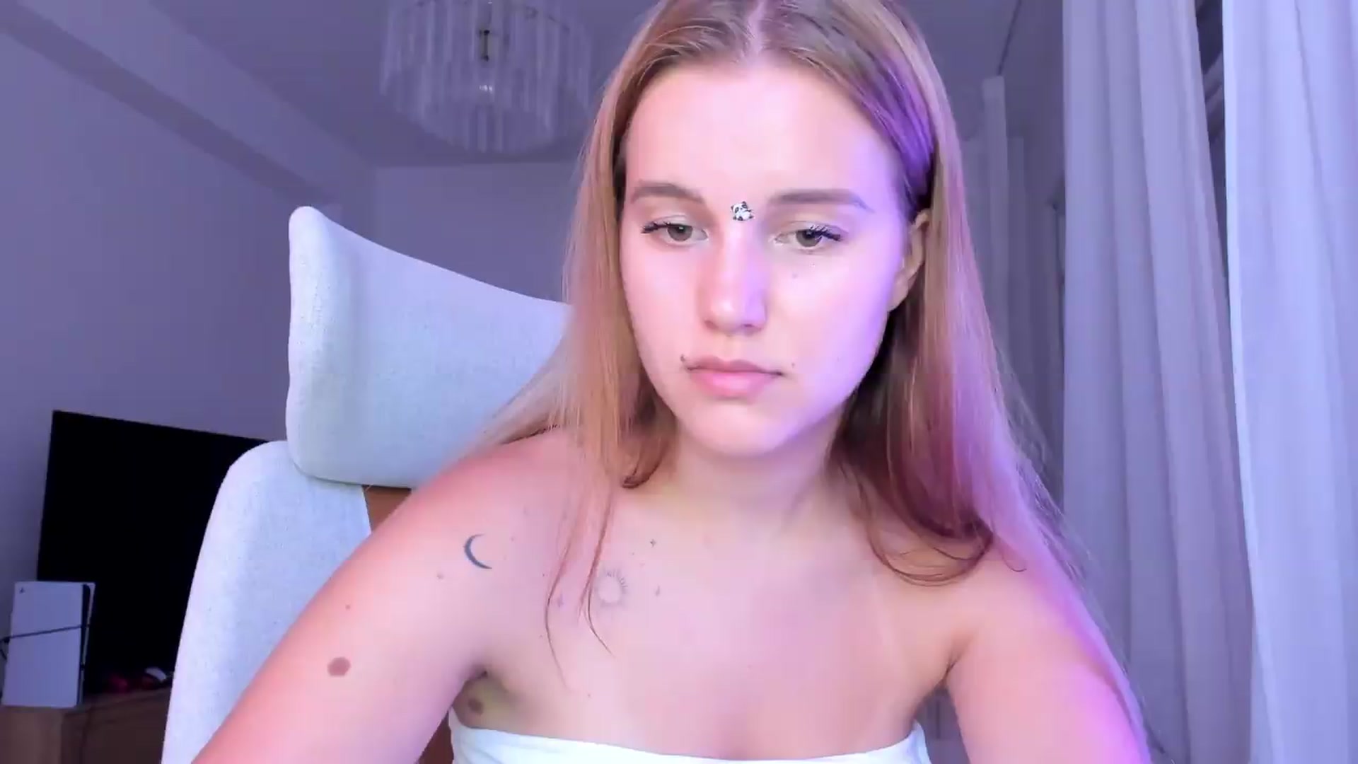 Gallery image thumbnail from Lia_lisia's myfreecams stream on, 06/29/2026, 18:34 image 16 of 20