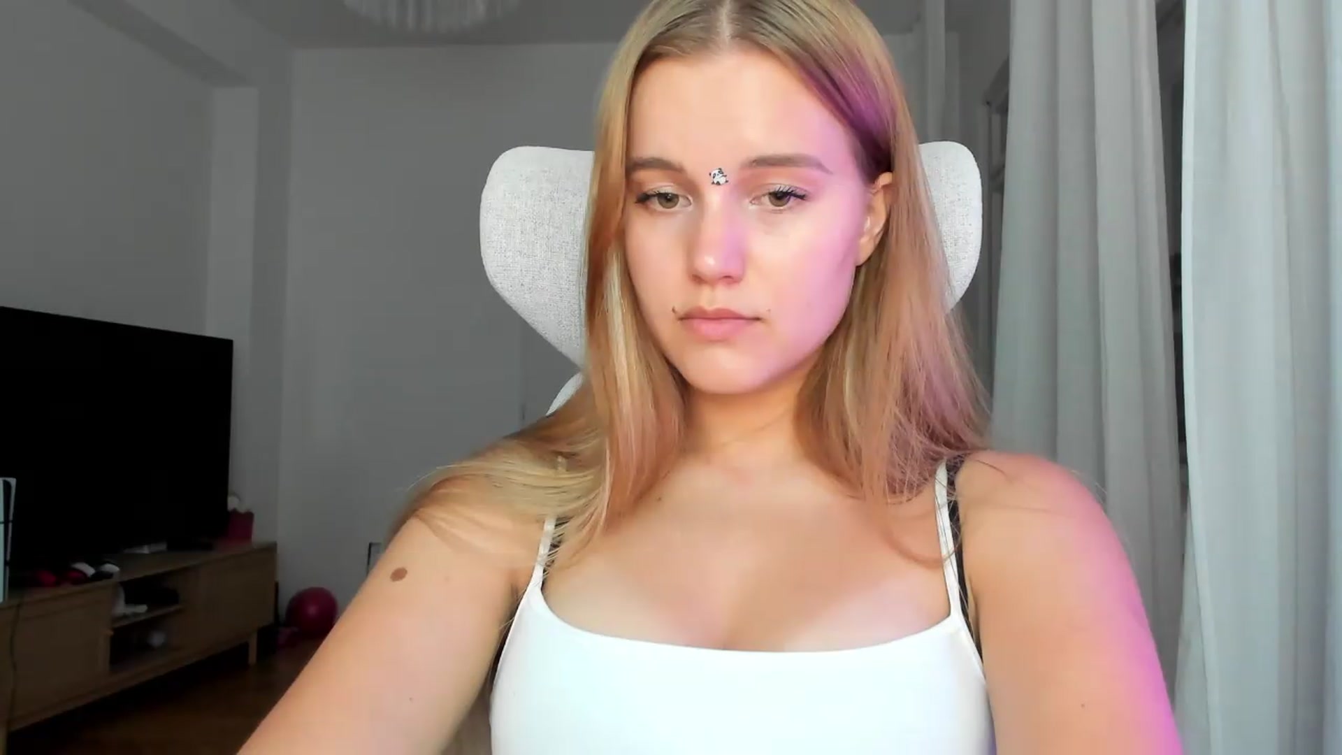 Gallery image thumbnail from Lia_lisia's myfreecams stream on, 06/29/2026, 19:59 image 11 of 20