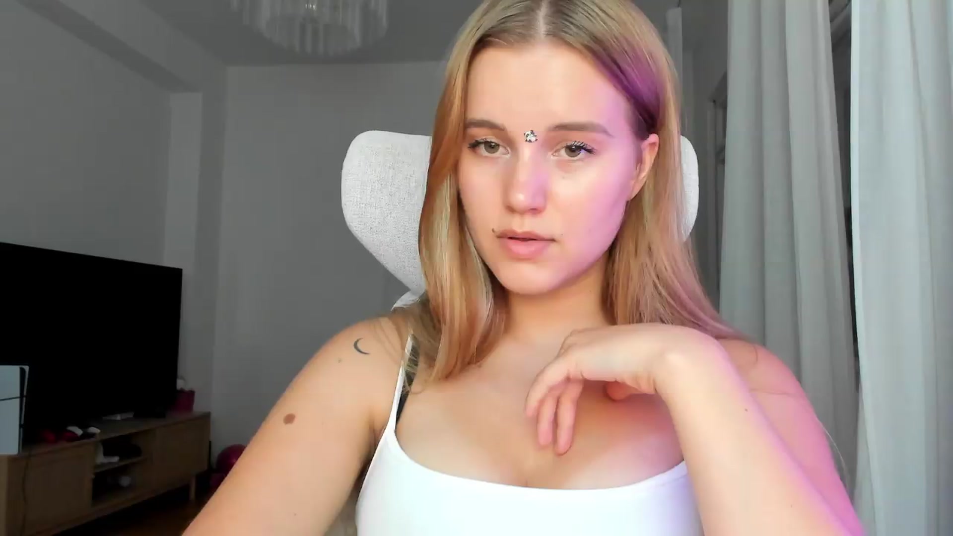 Gallery image thumbnail from Lia_lisia's myfreecams stream on, 06/29/2026, 19:59 image 5 of 20