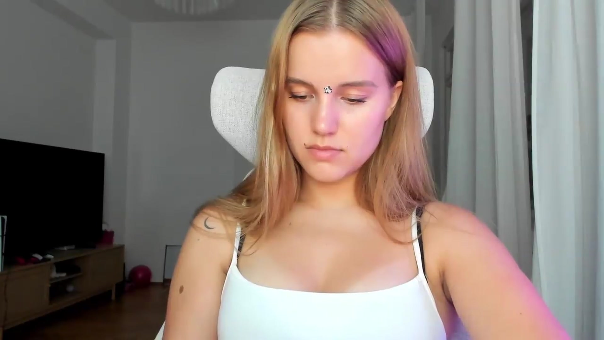 Gallery image thumbnail from Lia_lisia's myfreecams stream on, 06/29/2026, 19:59 image 8 of 20