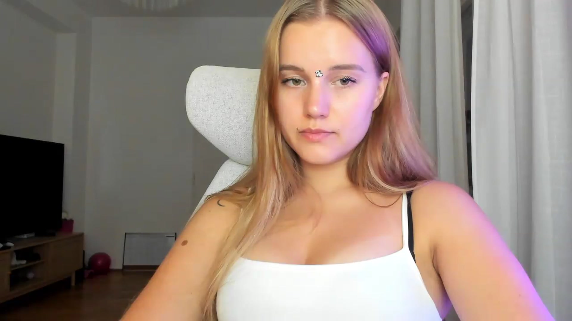 Gallery image thumbnail from Lia_lisia's myfreecams stream on, 06/29/2026, 19:59 image 17 of 20