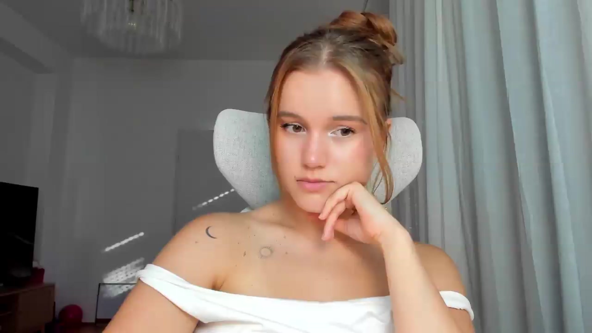Gallery image thumbnail from Lia_lisia's myfreecams stream on, 07/02/2026, 16:36 image 20 of 20