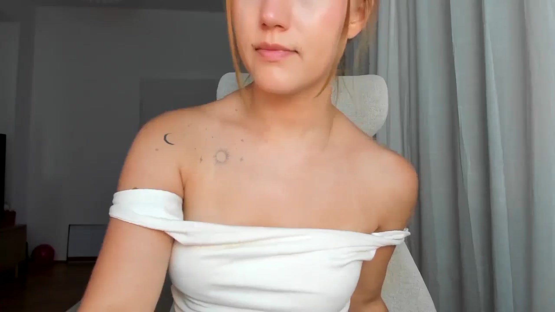 Gallery image thumbnail from Lia_lisia's myfreecams stream on, 07/02/2026, 18:14 image 13 of 20
