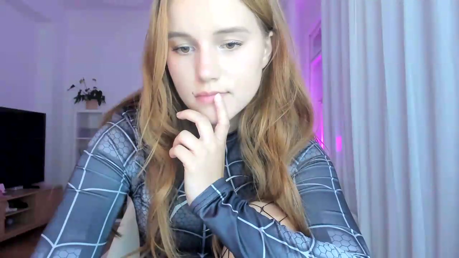 Gallery image thumbnail from Lia_lisia's myfreecams stream on, 07/06/2026, 17:27 image 6 of 20