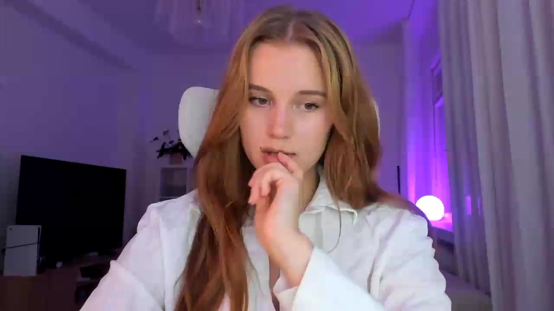 Gallery image thumbnail from Lia_lisia's myfreecams stream on, 07/07/2026, 17:05 image 3 of 20
