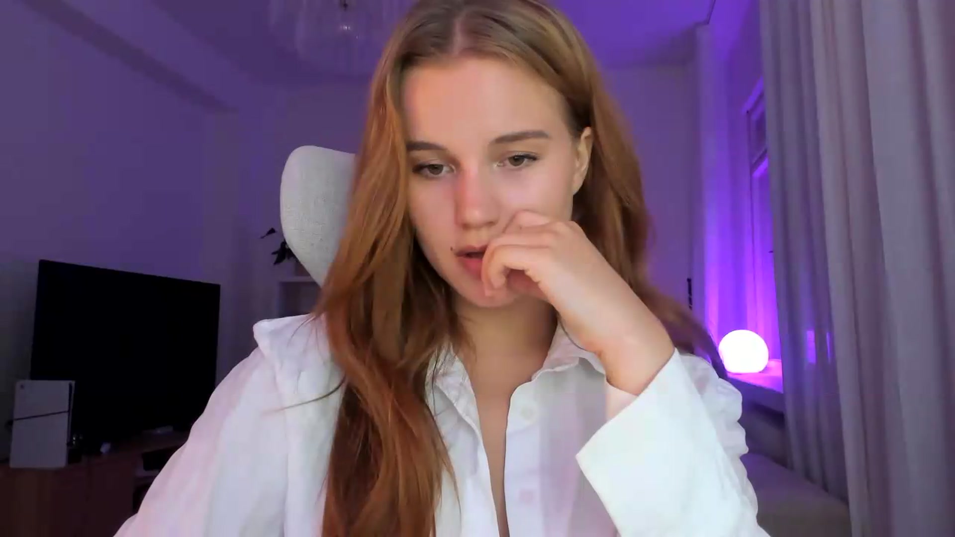 Gallery image thumbnail from Lia_lisia's myfreecams stream on, 07/07/2026, 17:05 image 13 of 20