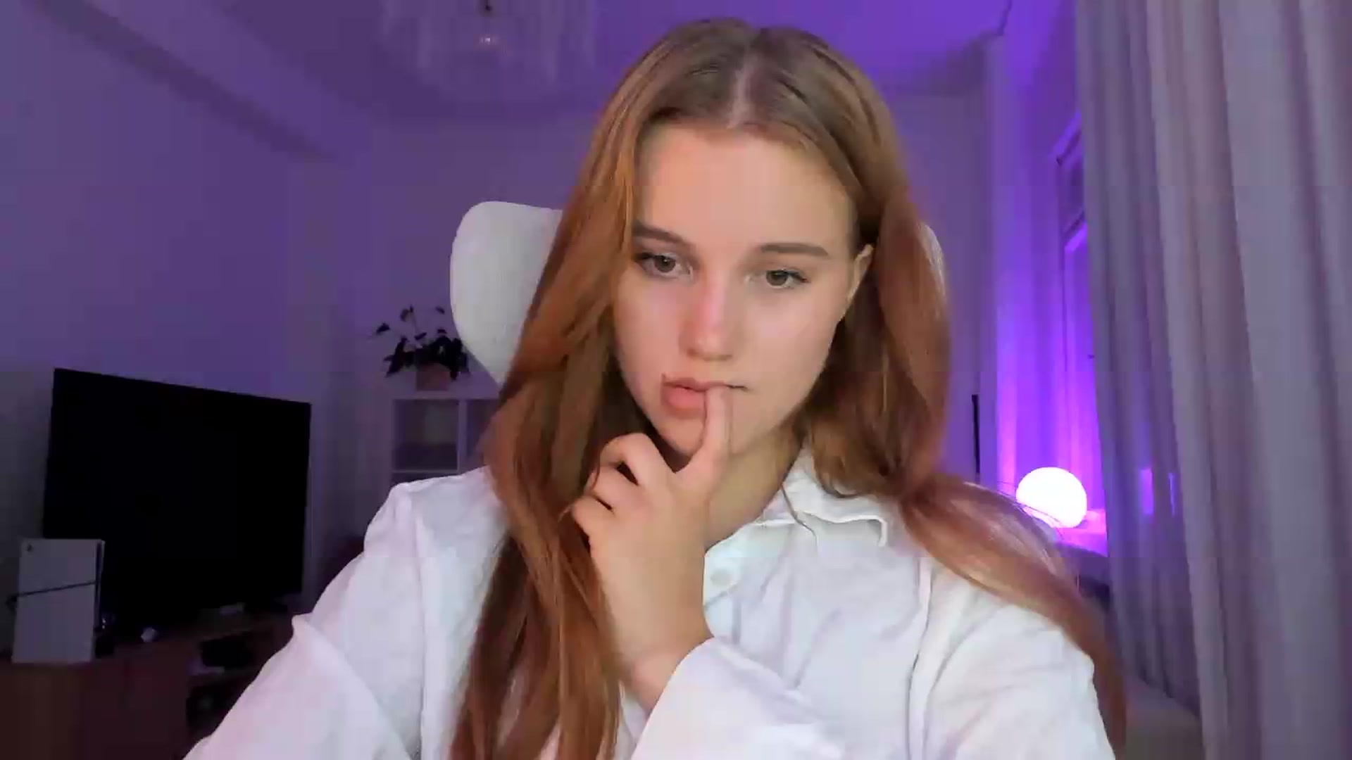 Gallery image thumbnail from Lia_lisia's myfreecams stream on, 07/07/2026, 17:05 image 7 of 20