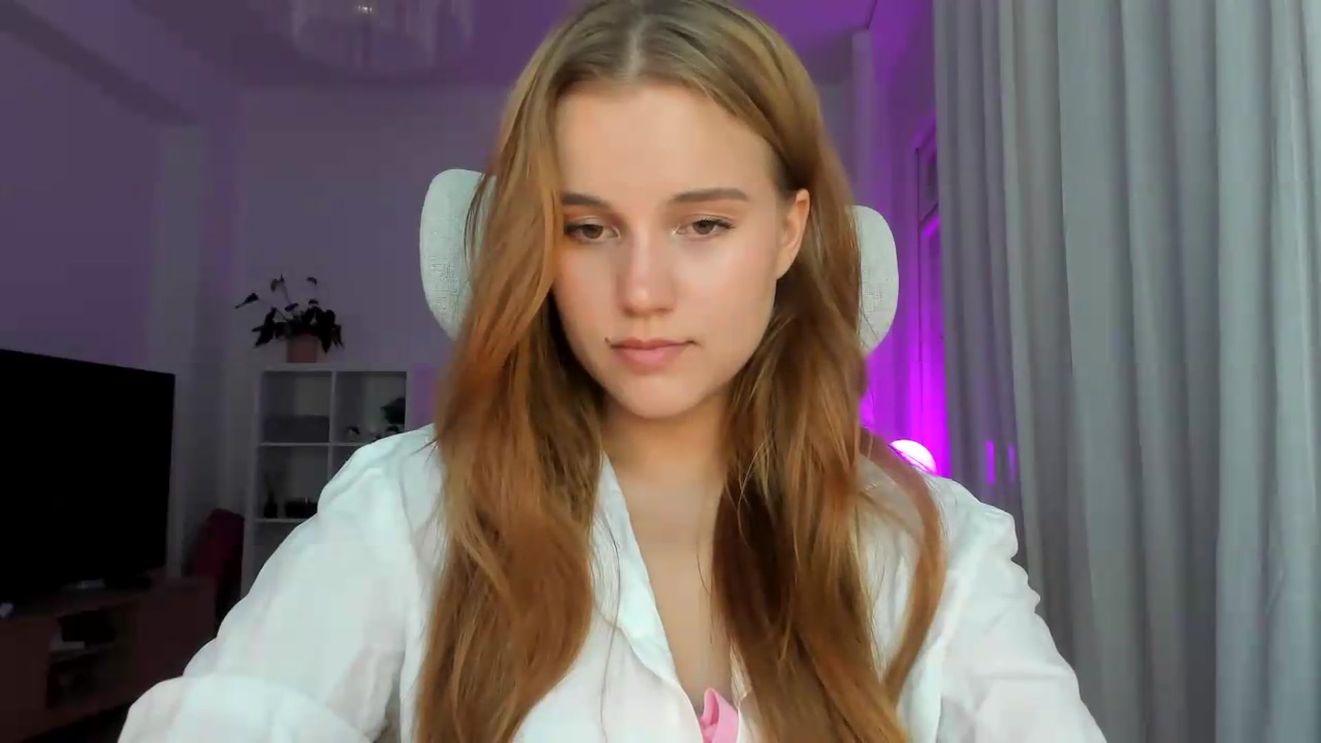 Gallery image thumbnail from Lia_lisia's myfreecams stream on, 07/07/2026, 18:11 image 2 of 20
