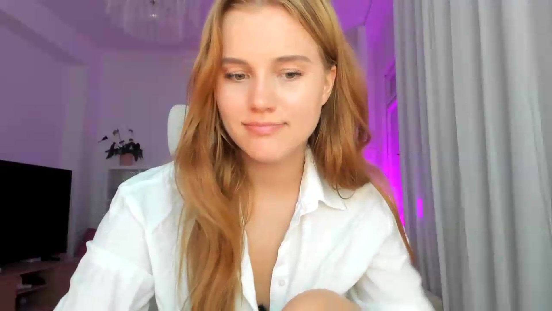 Gallery image thumbnail from Lia_lisia's myfreecams stream on, 07/07/2026, 19:34 image 20 of 20