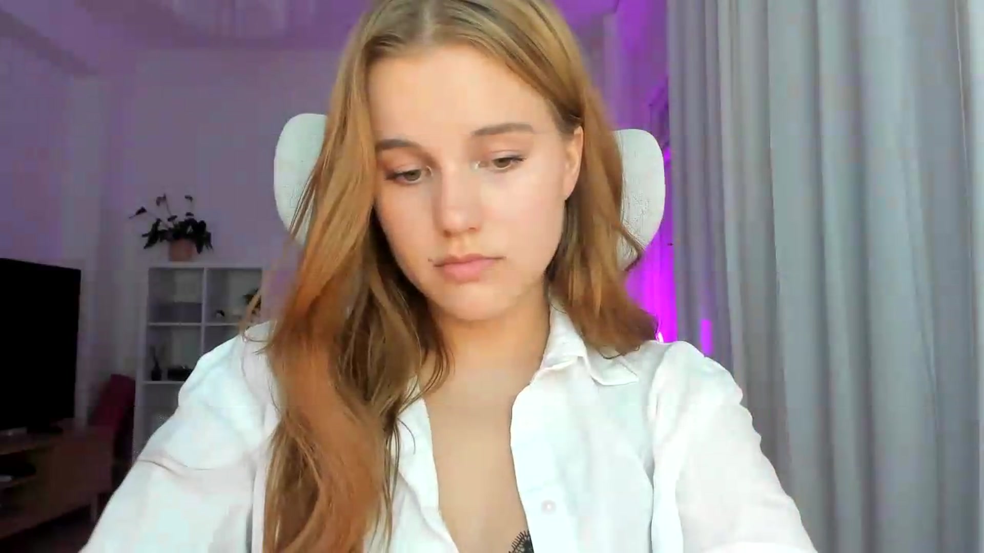 Gallery image thumbnail from Lia_lisia's myfreecams stream on, 07/07/2026, 19:34 image 18 of 20