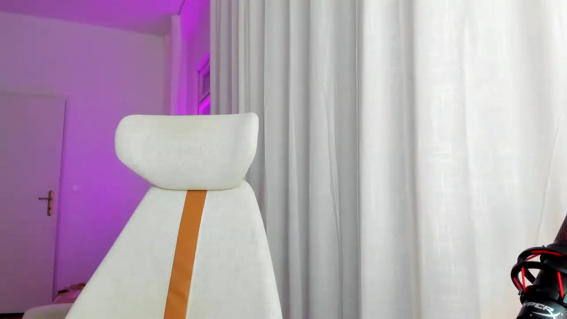 Gallery image thumbnail from Lia_lisia's myfreecams stream on, 07/07/2026, 19:34 image 12 of 20