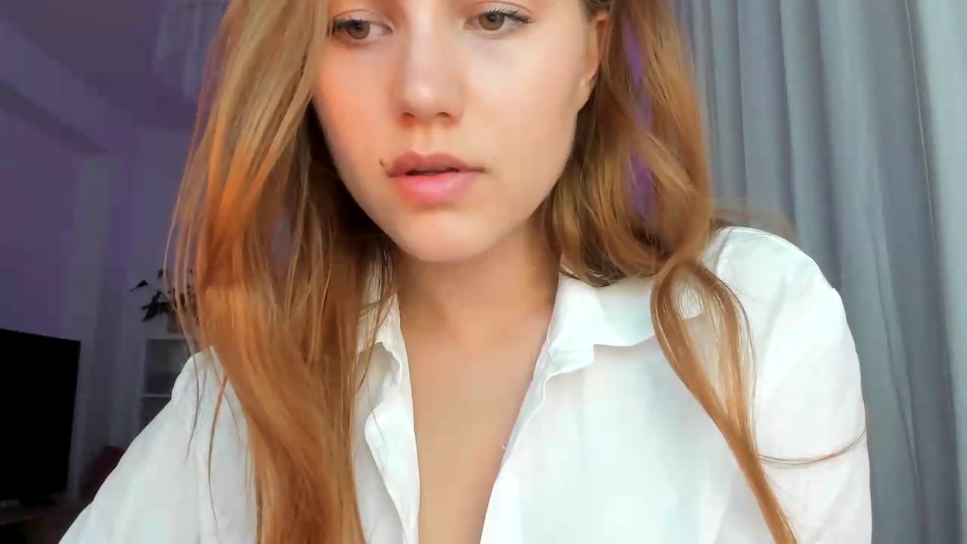 Gallery image thumbnail from Lia_lisia's myfreecams stream on, 07/07/2026, 21:14 image 18 of 20