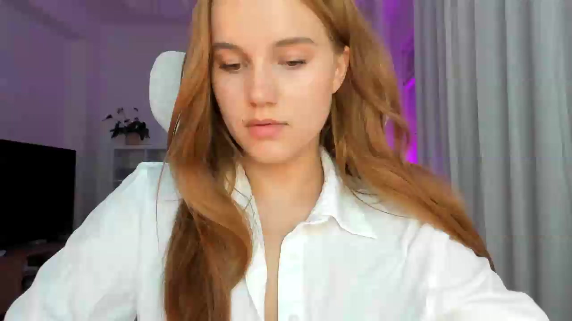 Gallery image thumbnail from Lia_lisia's myfreecams stream on, 07/07/2026, 21:14 image 4 of 20