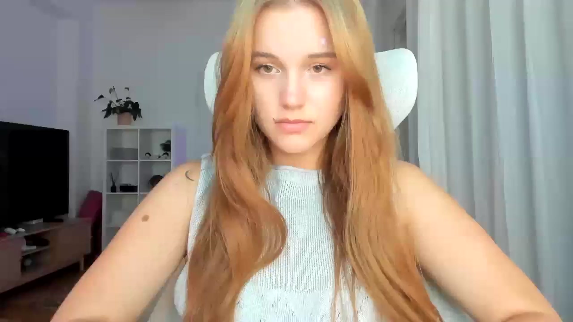 Gallery image thumbnail from Lia_lisia's myfreecams stream on, 07/09/2026, 16:39 image 2 of 20