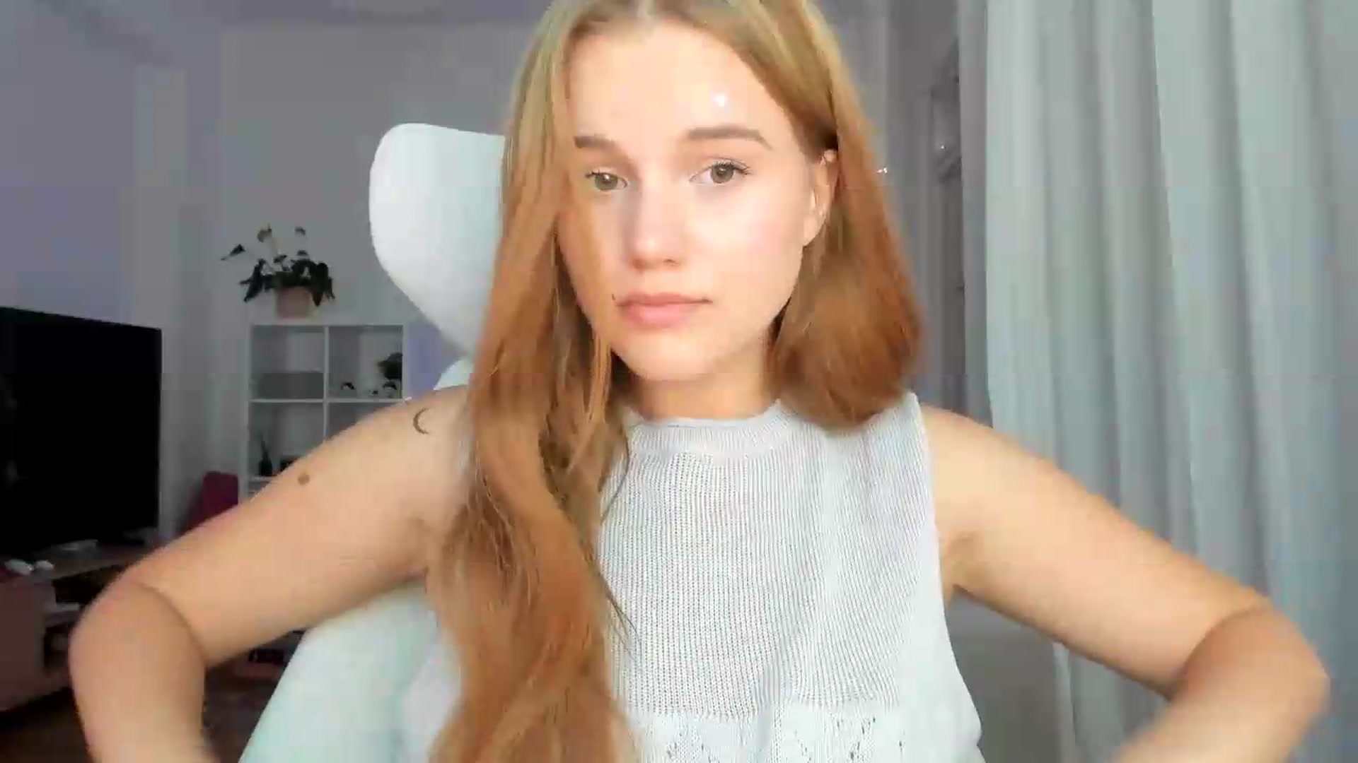 Gallery image thumbnail from Lia_lisia's myfreecams stream on, 07/09/2026, 16:39 image 20 of 20