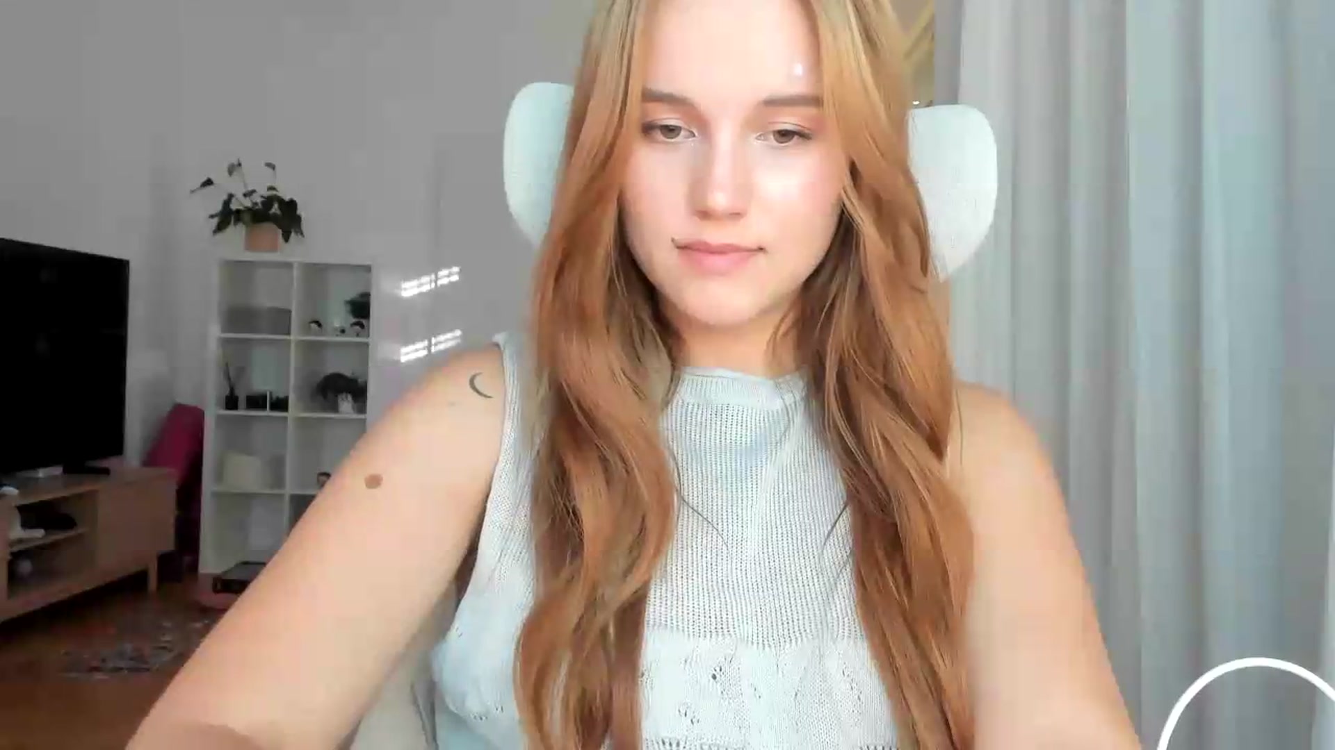 Gallery image thumbnail from Lia_lisia's myfreecams stream on, 07/09/2026, 17:10 image 19 of 20