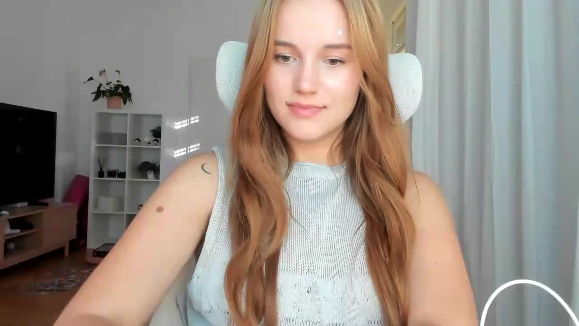Gallery image thumbnail from Lia_lisia's myfreecams stream on, 07/09/2026, 17:10 image 18 of 20