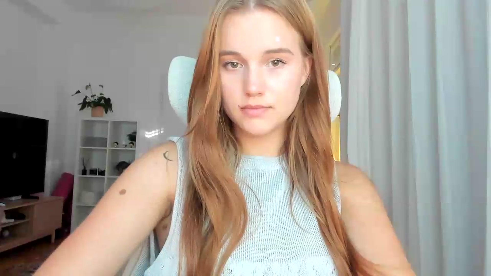Gallery image thumbnail from Lia_lisia's myfreecams stream on, 07/09/2026, 17:10 image 5 of 20