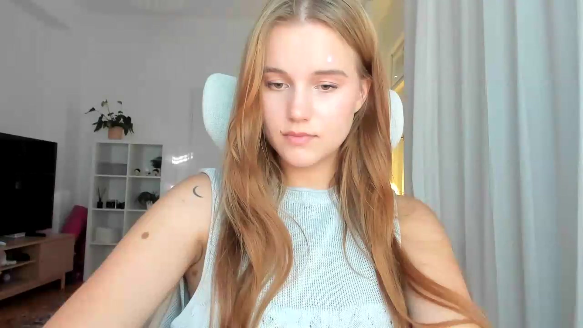 Gallery image thumbnail from Lia_lisia's myfreecams stream on, 07/09/2026, 17:10 image 4 of 20