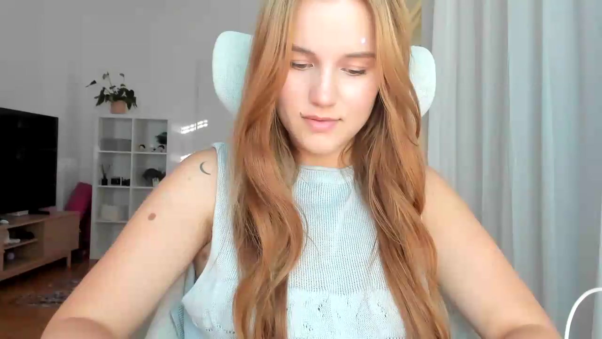 Gallery image thumbnail from Lia_lisia's myfreecams stream on, 07/09/2026, 17:10 image 20 of 20