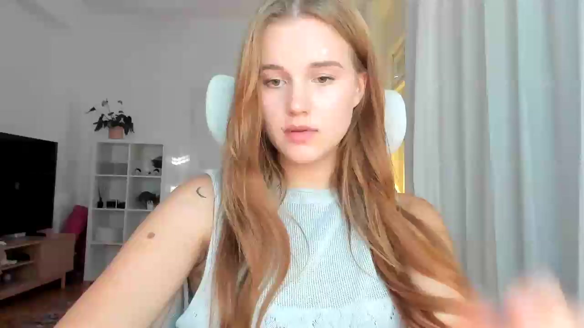 Gallery image thumbnail from Lia_lisia's myfreecams stream on, 07/09/2026, 17:10 image 1 of 20