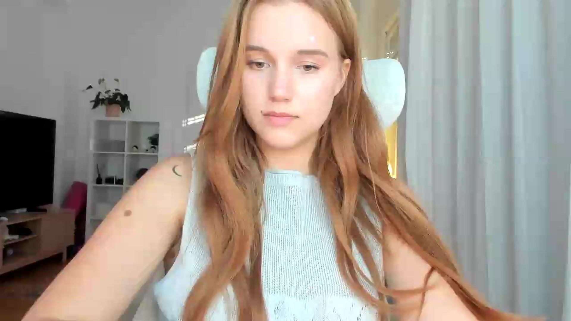 Gallery image thumbnail from Lia_lisia's myfreecams stream on, 07/09/2026, 17:30 image 5 of 20