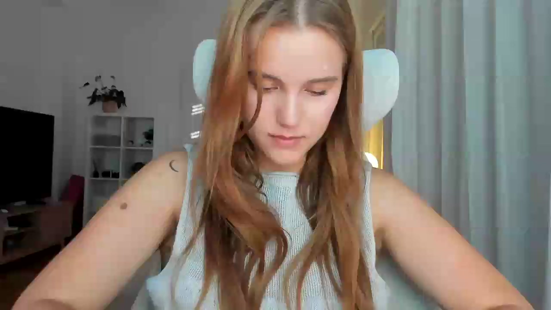Gallery image thumbnail from Lia_lisia's myfreecams stream on, 07/09/2026, 17:30 image 18 of 20