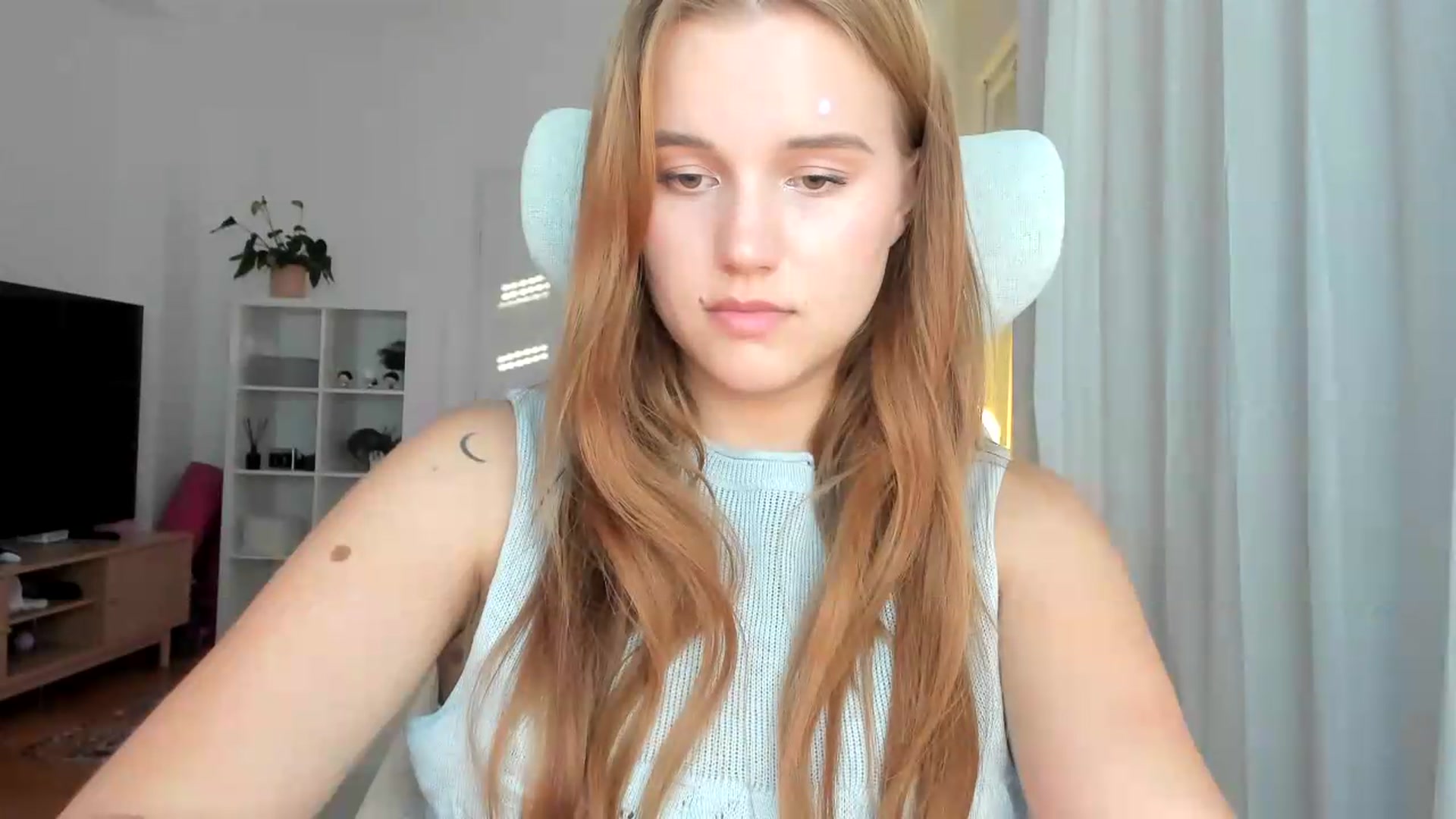 Gallery image thumbnail from Lia_lisia's myfreecams stream on, 07/09/2026, 17:30 image 15 of 20