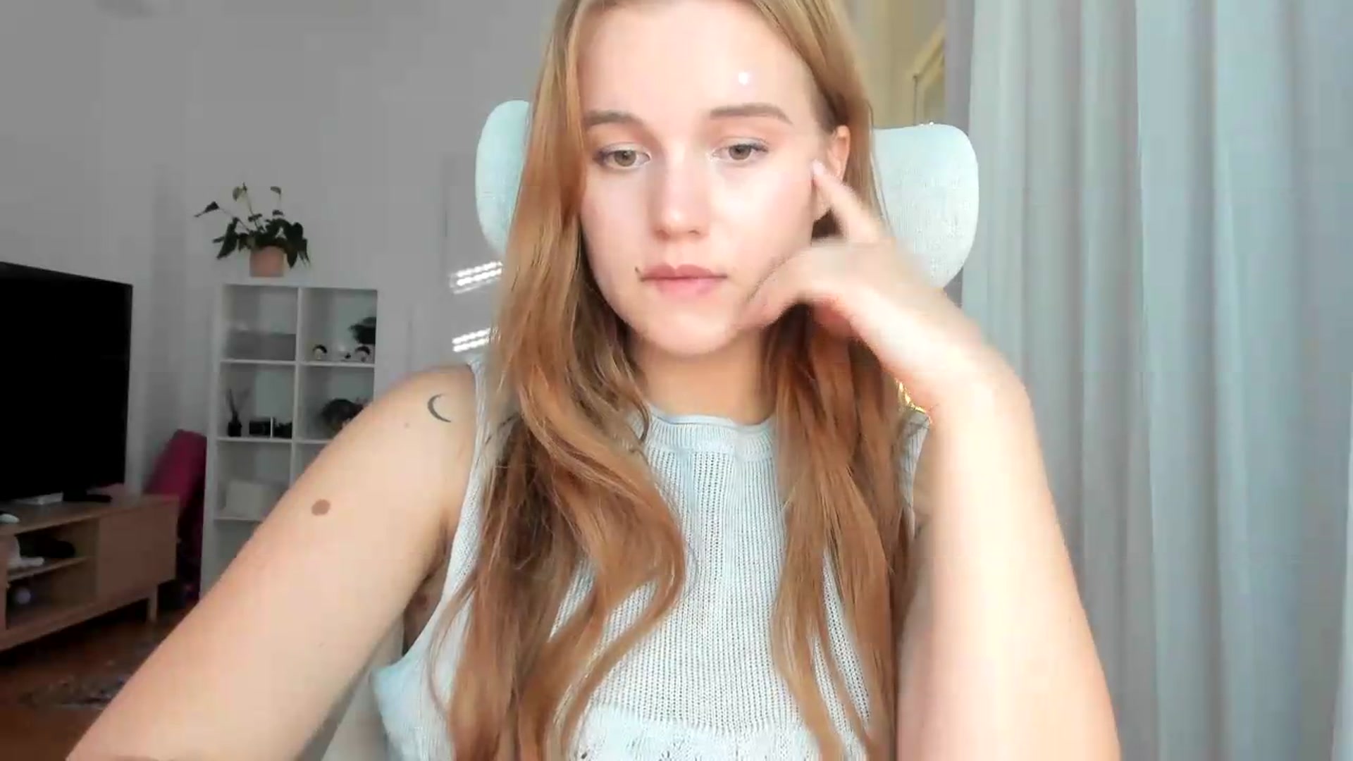 Gallery image thumbnail from Lia_lisia's myfreecams stream on, 07/09/2026, 17:30 image 11 of 20