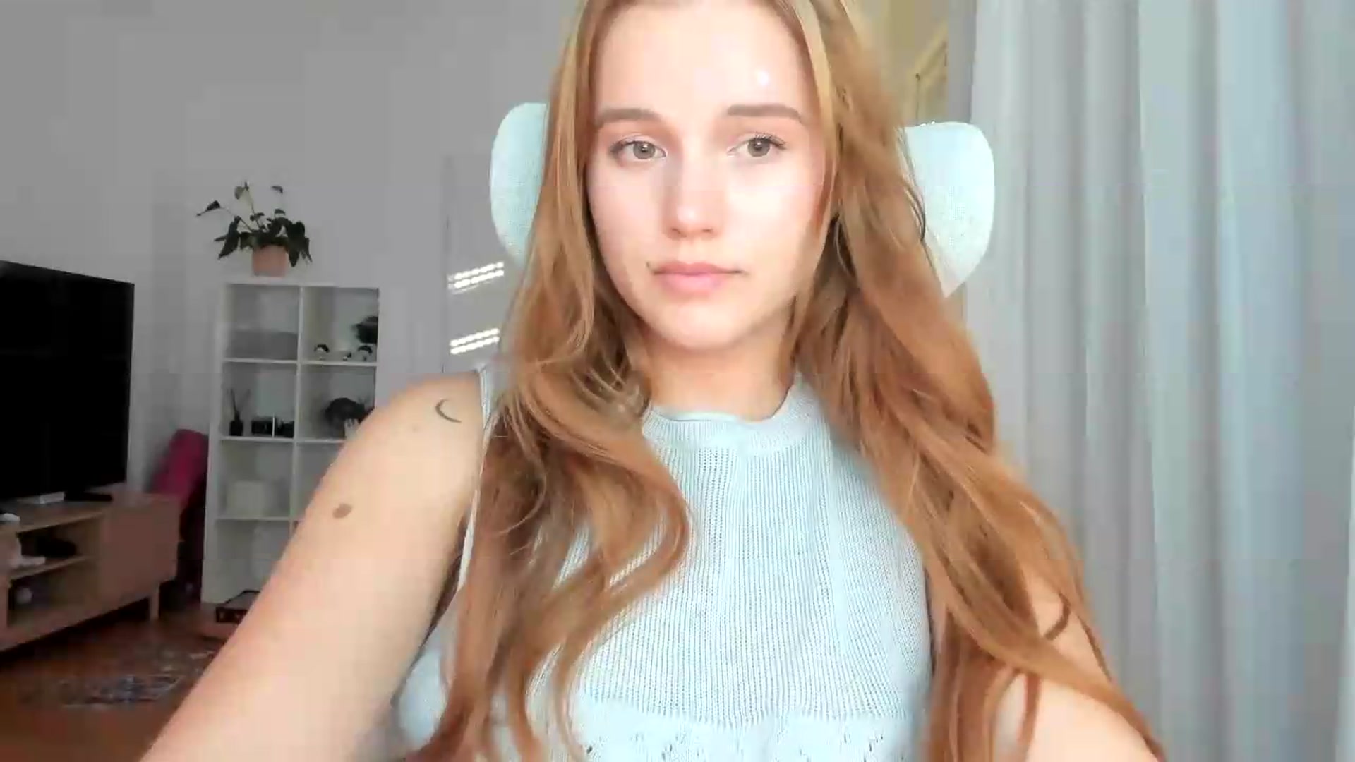 Gallery image thumbnail from Lia_lisia's myfreecams stream on, 07/09/2026, 17:30 image 9 of 20