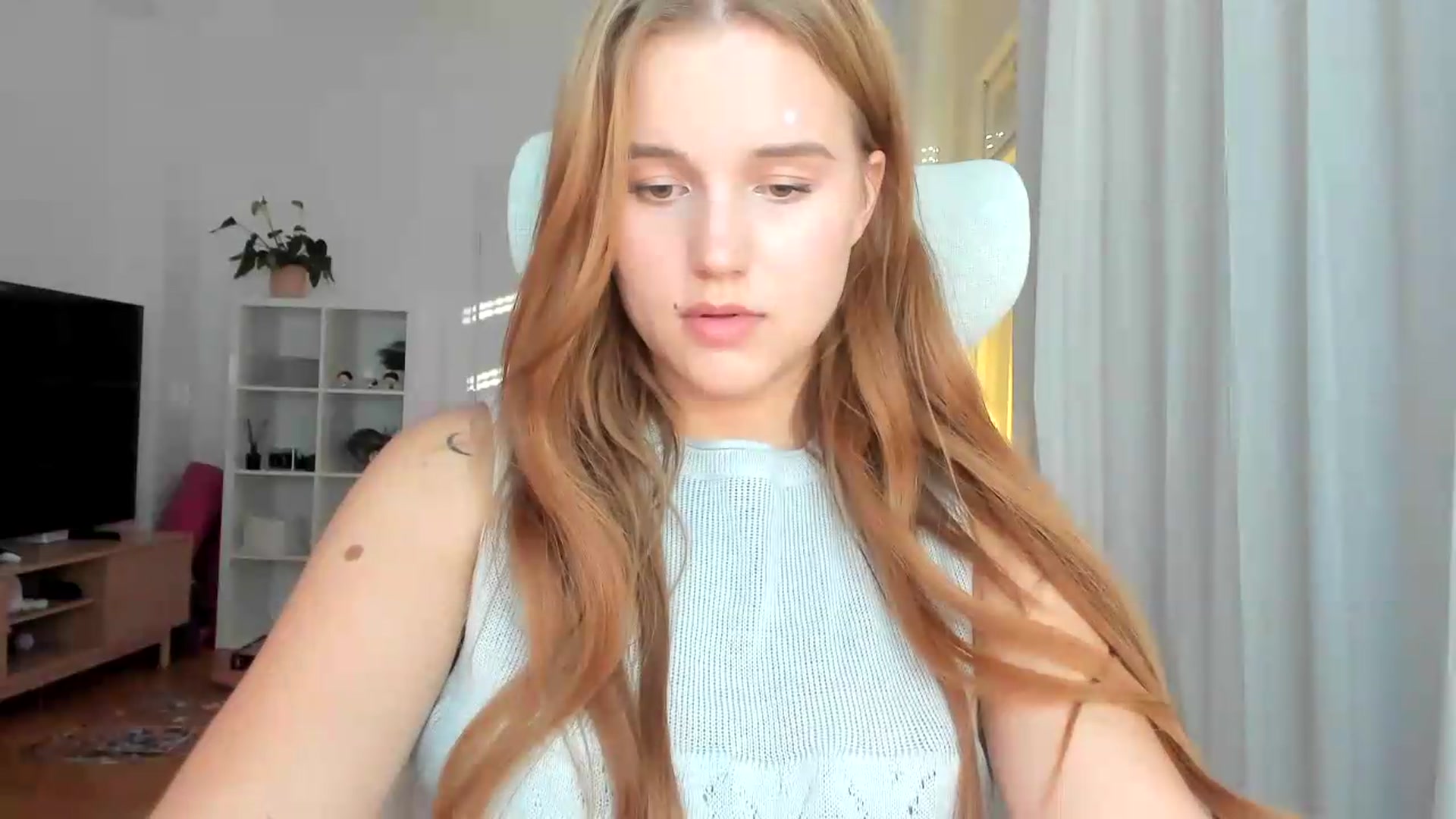 Gallery image thumbnail from Lia_lisia's myfreecams stream on, 07/09/2026, 17:30 image 4 of 20
