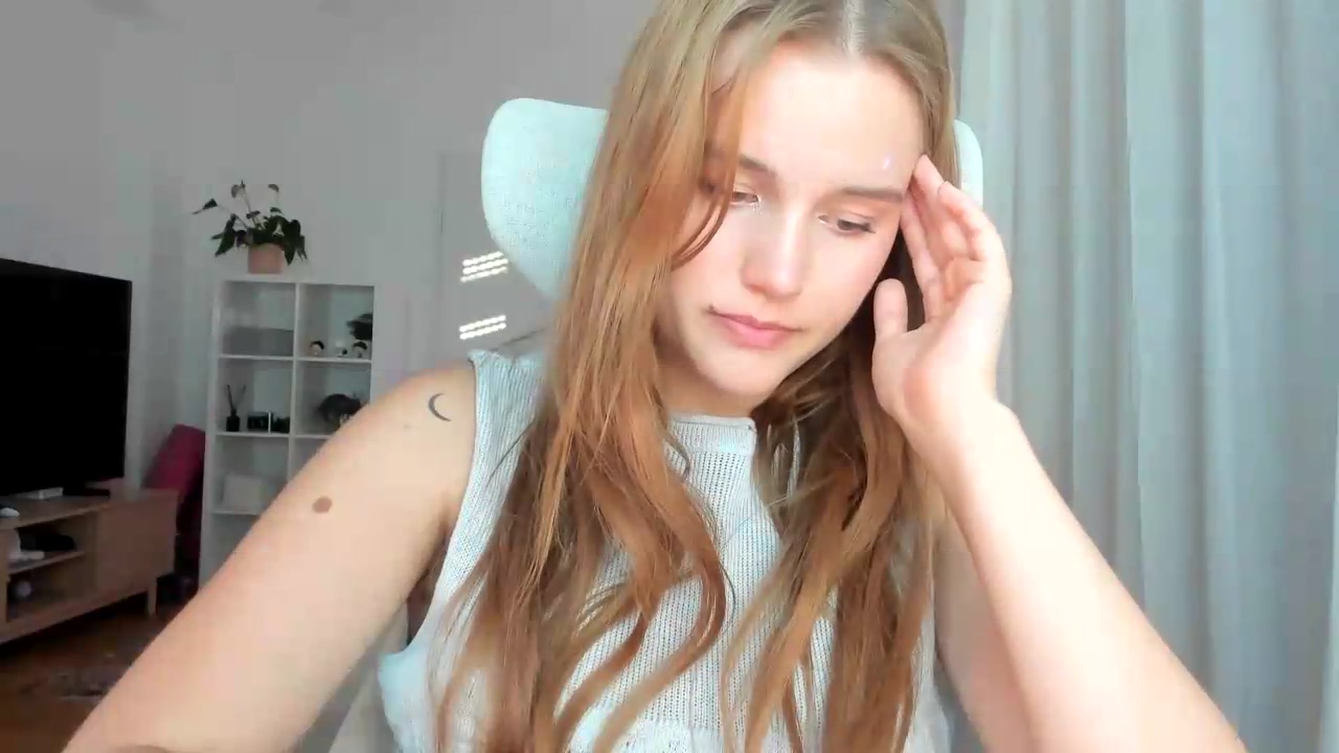 Gallery image thumbnail from Lia_lisia's myfreecams stream on, 07/09/2026, 17:30 image 16 of 20