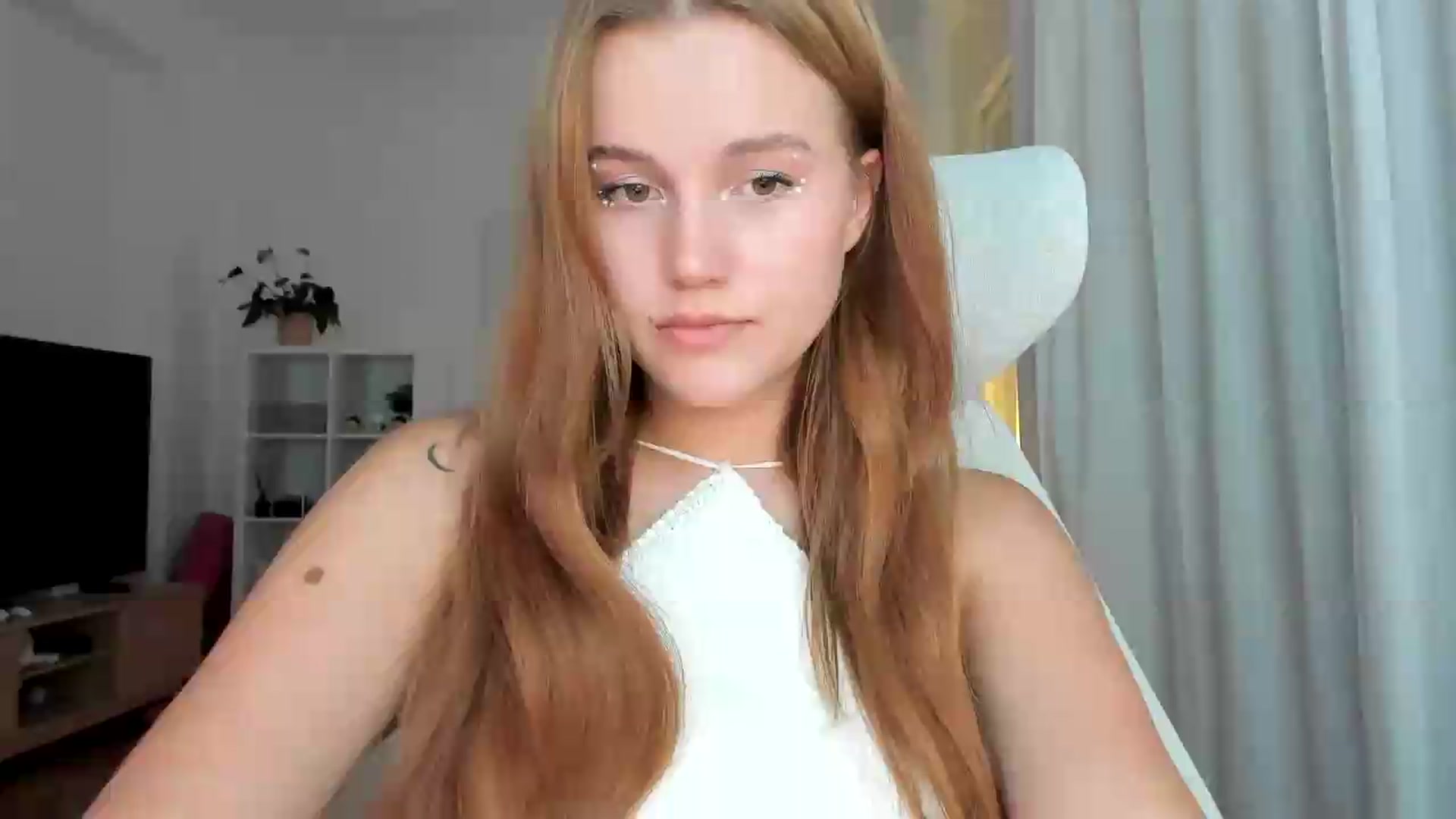 Gallery image thumbnail from Lia_lisia's myfreecams stream on, 07/10/2026, 16:34 image 8 of 20