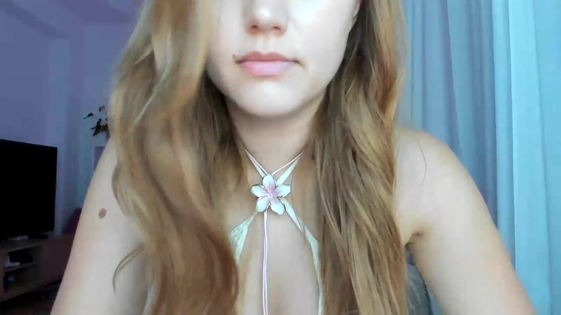 Gallery image thumbnail from Lia_lisia's myfreecams stream on, 07/11/2026, 18:06 image 16 of 20