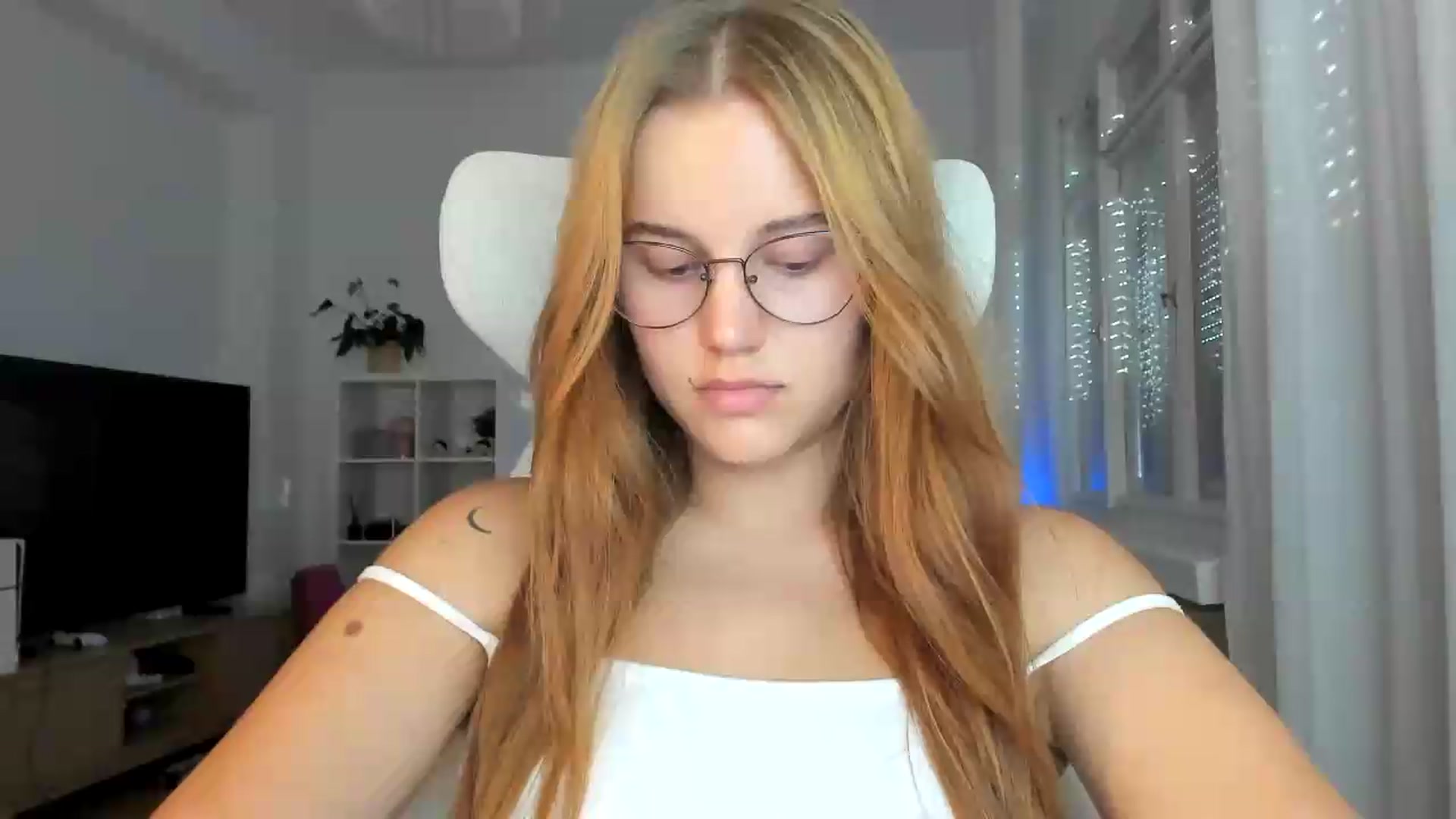 Gallery image thumbnail from Lia_lisia's myfreecams stream on, 07/15/2026, 17:20 image 1 of 20