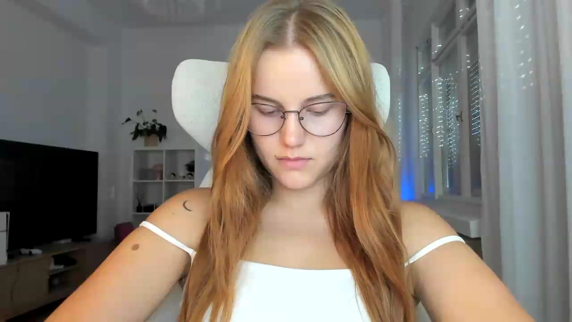 Gallery image thumbnail from Lia_lisia's myfreecams stream on, 07/15/2026, 17:20 image 3 of 20