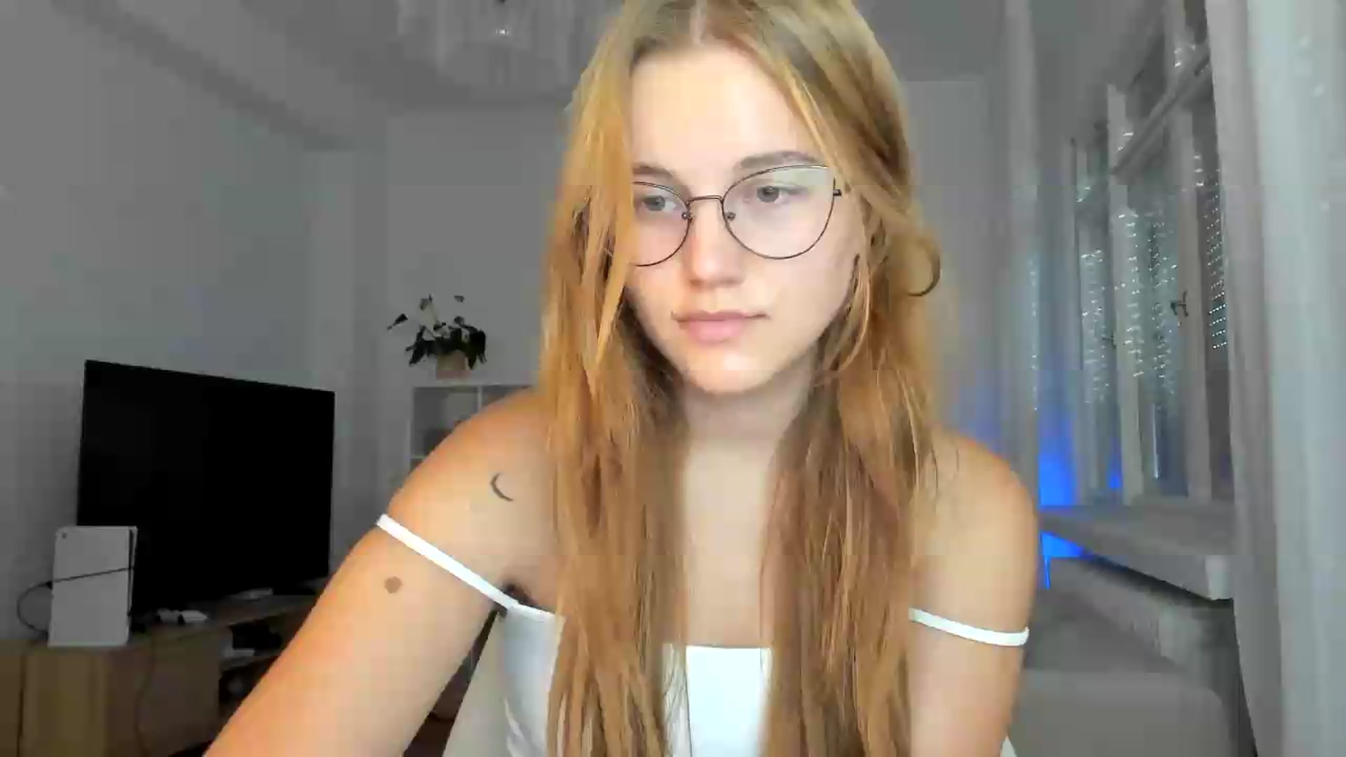 Gallery image thumbnail from Lia_lisia's myfreecams stream on, 07/15/2026, 17:20 image 4 of 20