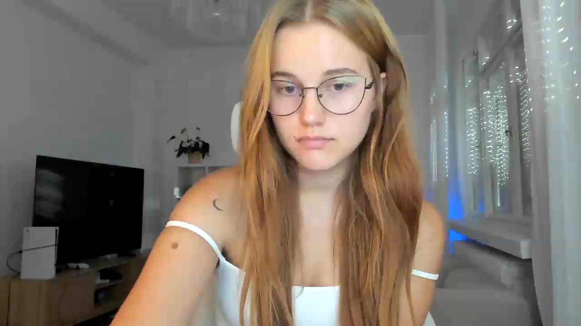 Gallery image thumbnail from Lia_lisia's myfreecams stream on, 07/15/2026, 17:20 image 9 of 20
