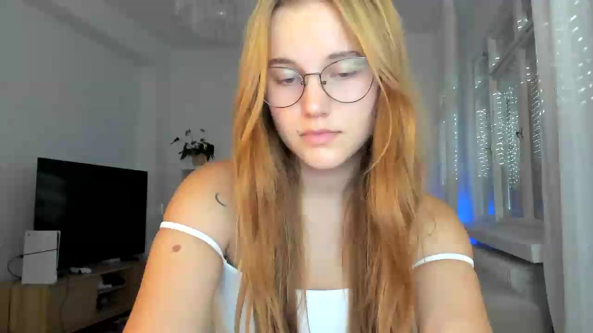Gallery image thumbnail from Lia_lisia's myfreecams stream on, 07/15/2026, 17:20 image 6 of 20