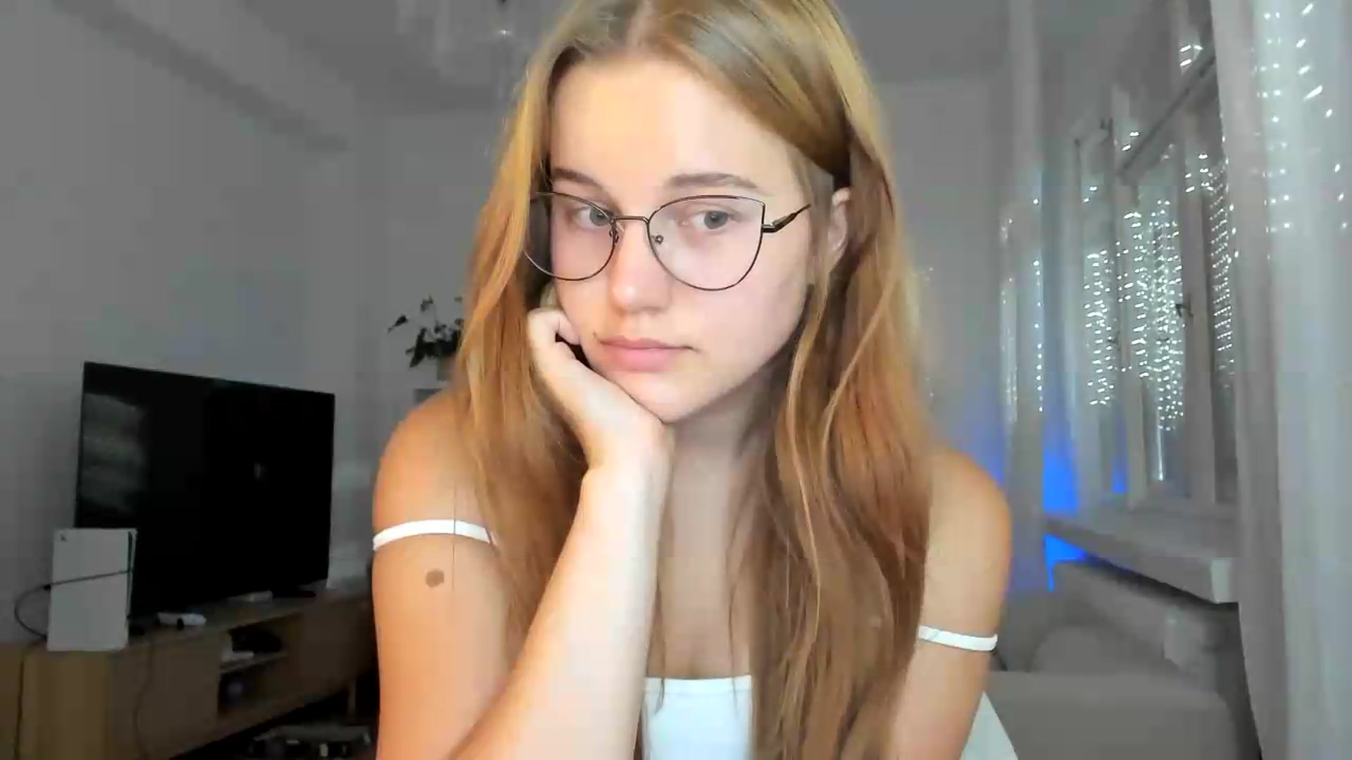 Gallery image thumbnail from Lia_lisia's myfreecams stream on, 07/15/2026, 17:20 image 10 of 20