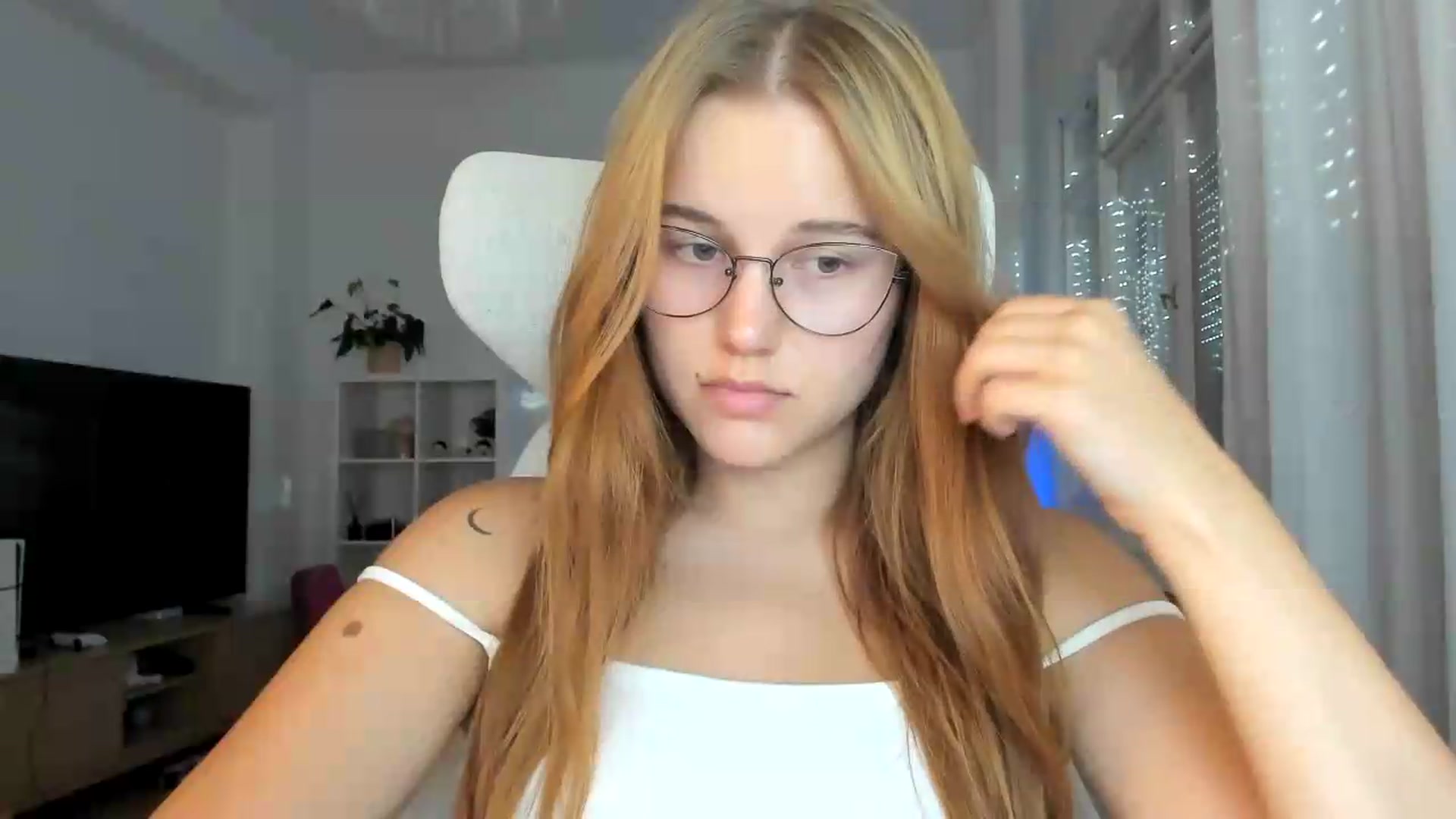 Gallery image thumbnail from Lia_lisia's myfreecams stream on, 07/15/2026, 17:20 image 2 of 20