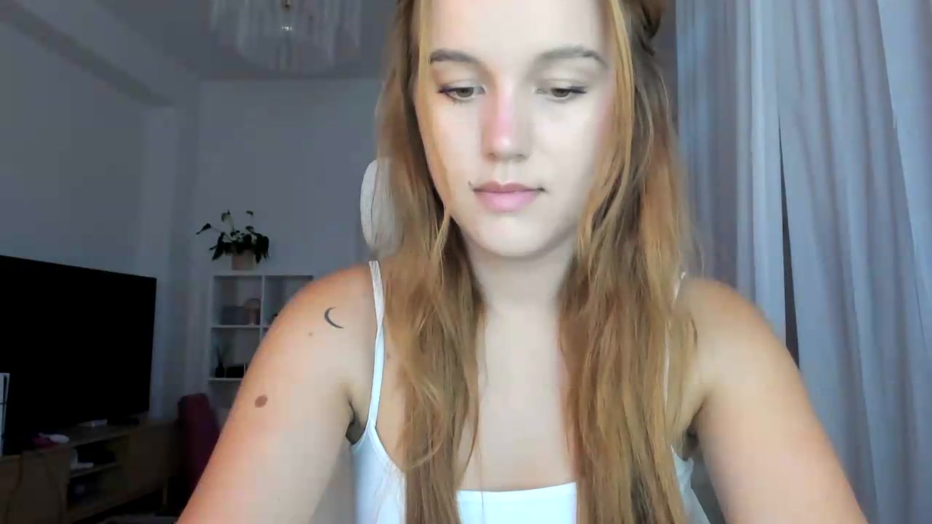 Gallery image thumbnail from Lia_lisia's myfreecams stream on, 07/16/2026, 14:07 image 19 of 20